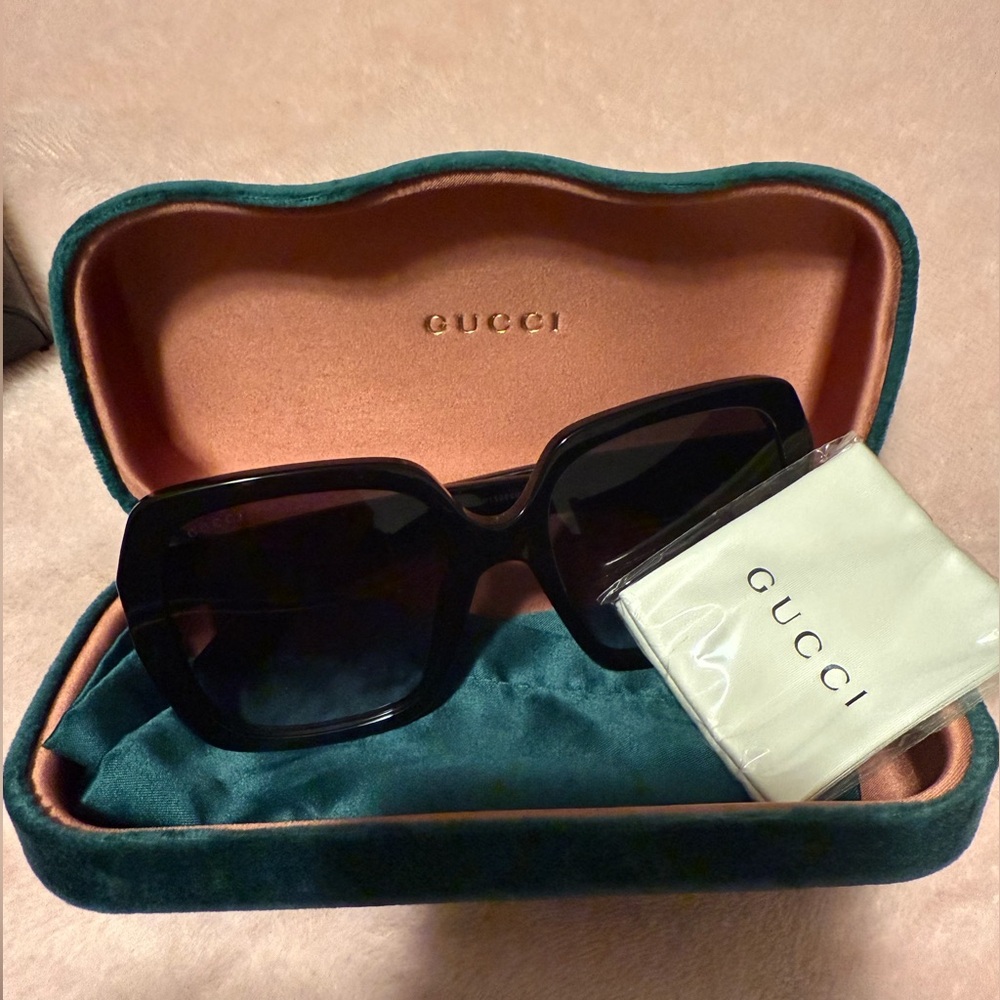 Gucci glasses